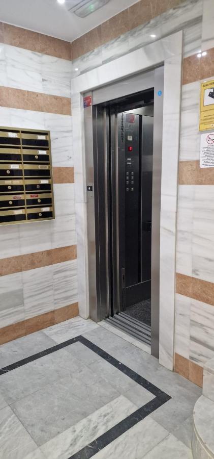 Apartament Plaza Santa Ana *